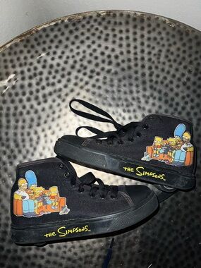 Heelys Hustle Simpsons Shoes Youth Size 2 Black Canvas Wheels Sneakers Limited